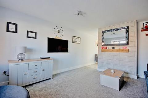 7 Bream Close, Worcester, WR5 3HU