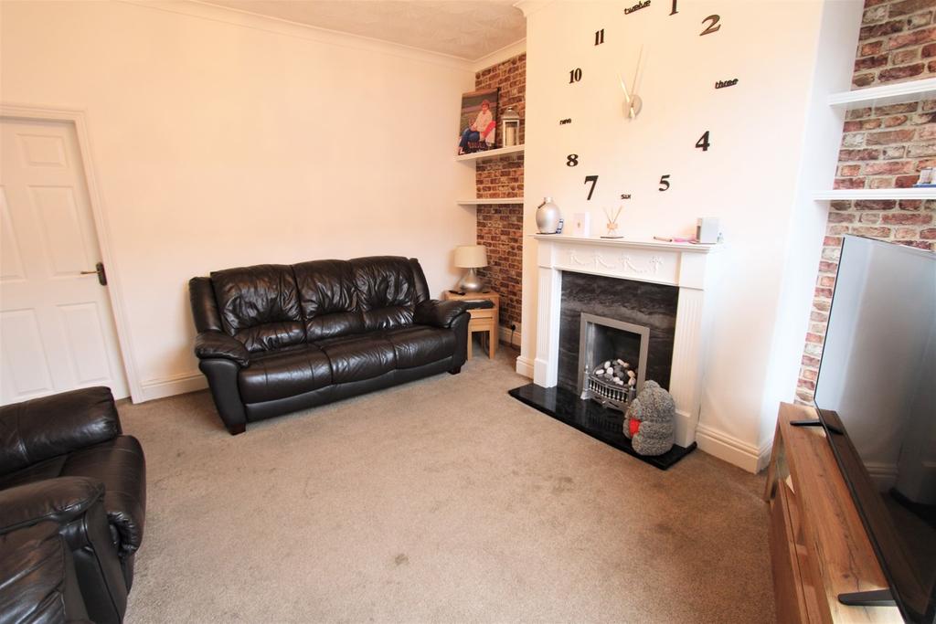 Bristol Avenue, Bolton, BL2 2 bed terraced house £130,000
