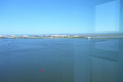 2 bedroom flat to rent - Pendeen House, Ferry Court, Cardiff