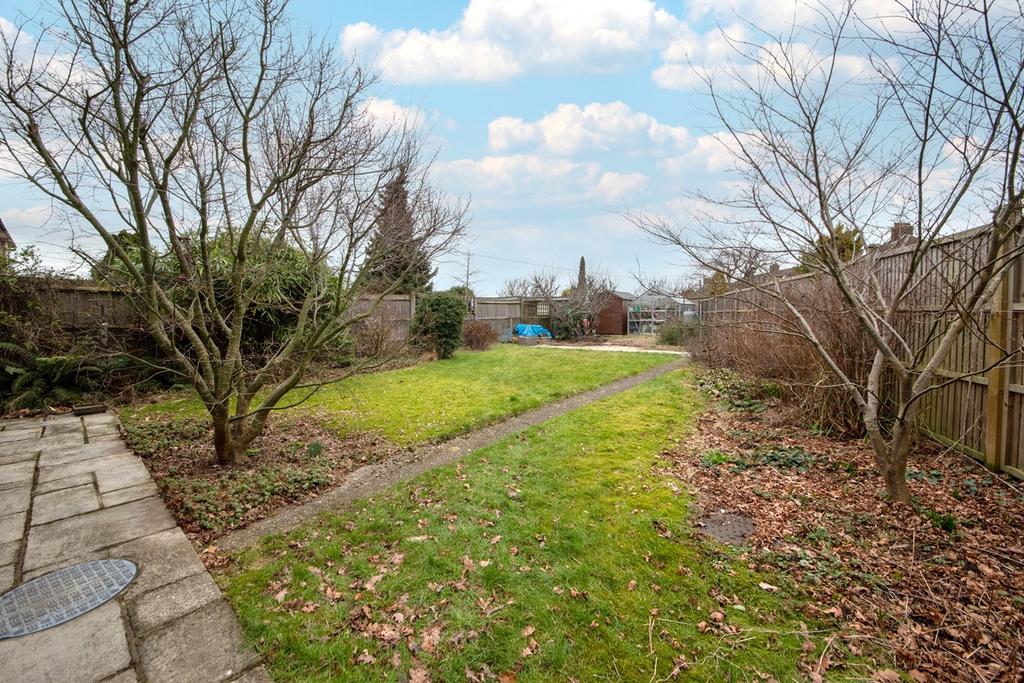 Henshaw Crescent, Newbury, RG14 4 bed end of terrace house £485,000