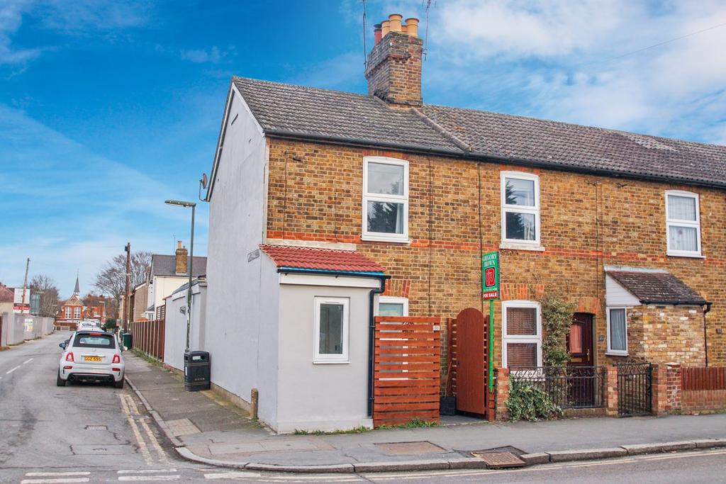 Laleham Road, StainesuponThames, TW18 2 bed end of terrace house £