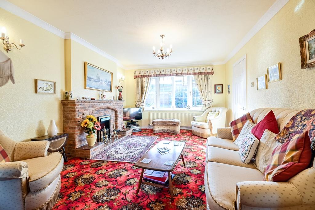 Leofric Close, Kings Bromley, BurtononTrent, DE13 4 bed detached house £490,000