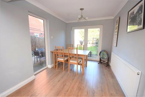 3 bedroom semi-detached house for sale - Digby Drive, Marston Green, Birmingham, B37