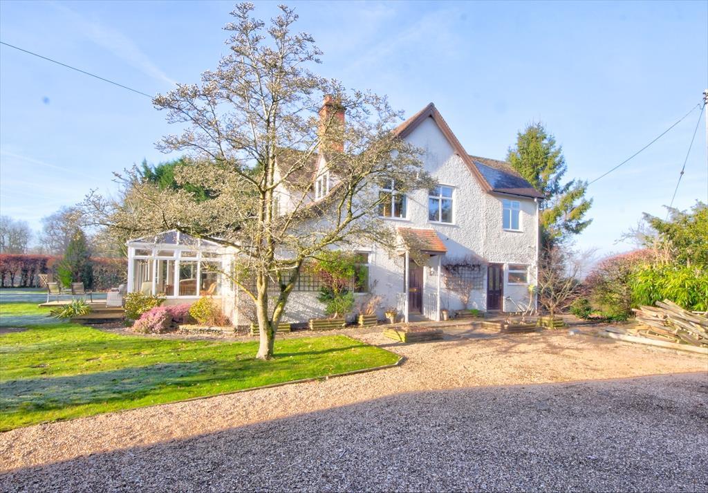 HintonOnTheGreen, Evesham 3 bed detached house £595,000