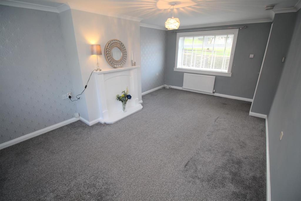 Cardross Crescent, Greenock 3 bed semidetached house £118,000