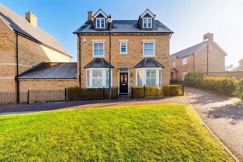 Burton Close Fairfield Hitchin SG5 4 bed detached house