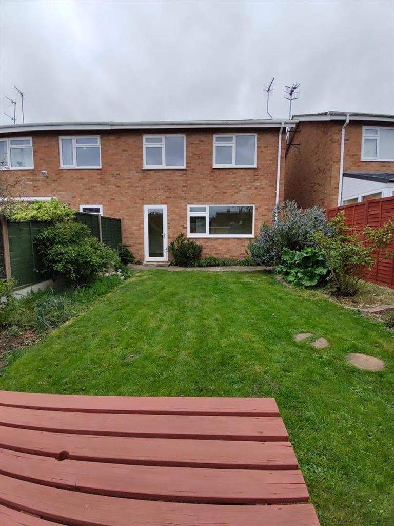 Burbage Avenue, StratfordUponAvon 3 bed house £1,250 pcm (£288 pw)