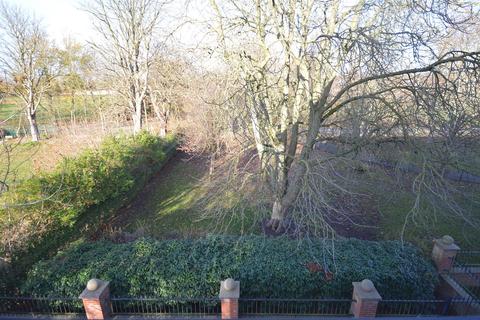 17 Blenheim Square, Lincoln, LN1 3UN