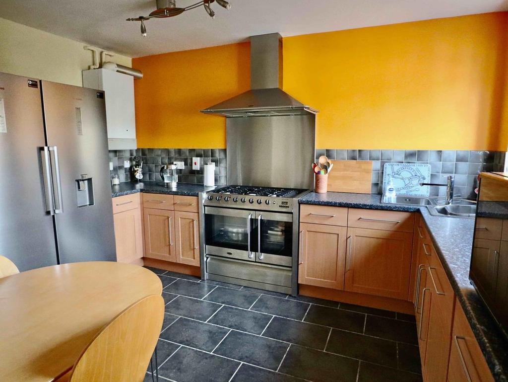 Kitchen1.jpg