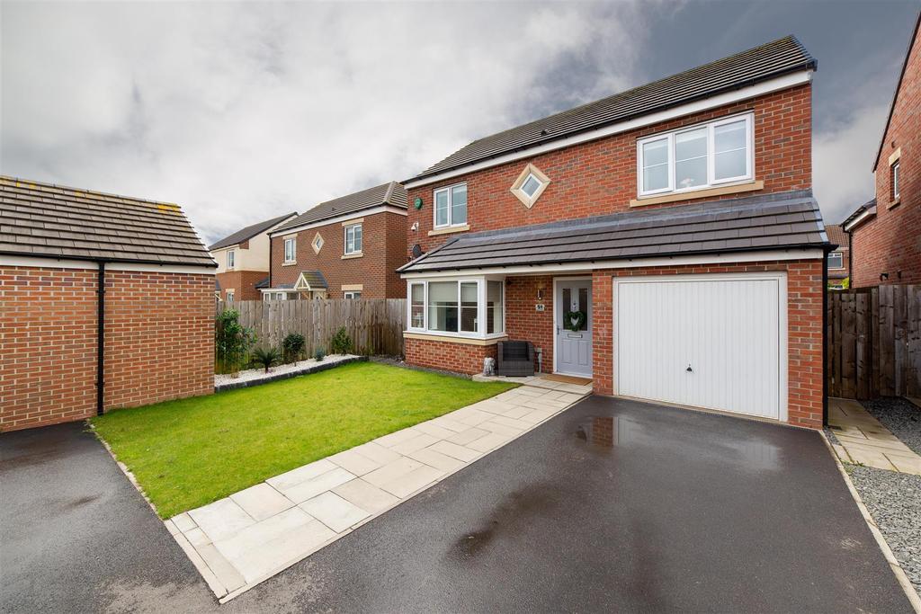 Dunnock Place, Five Mile Park... 4 bed detached house £400,000