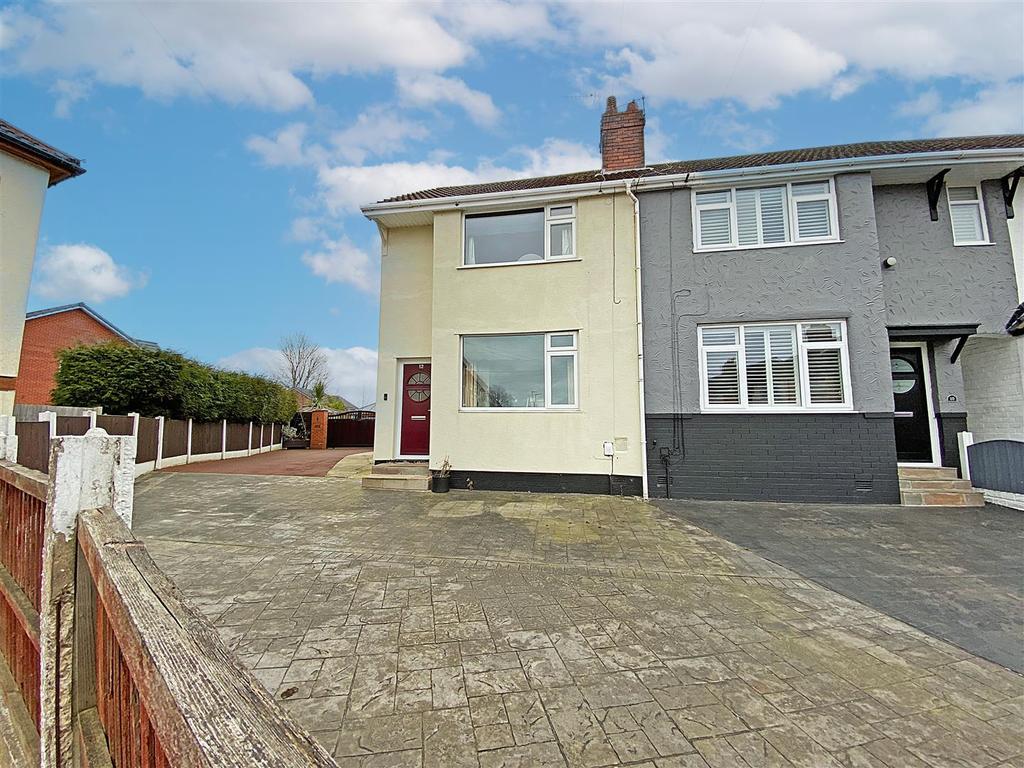 Claremont Avenue, Widnes 3 bed house £1,100 pcm (£254 pw)