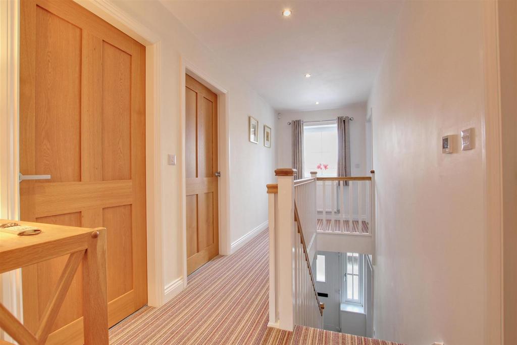 Part galleried landing