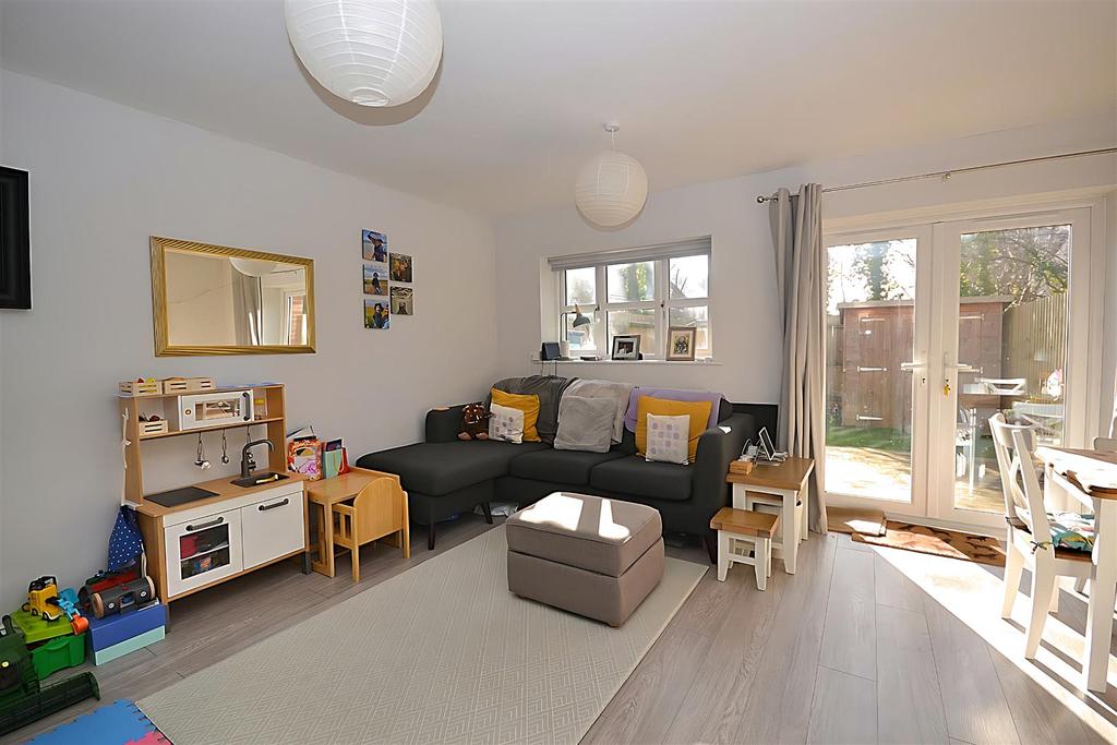 Dorchester Road, Stratton, Dorchester 3 bed terraced house £325,000