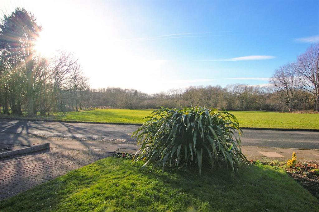 Riverside Way, Darlington 3 bed semidetached house £170,000