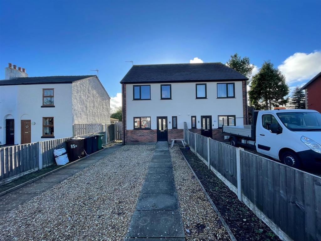 Pinfold Lane, Ainsdale, Southport 3 bed semidetached house £950 pcm (£219 pw)