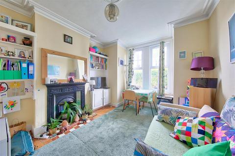 2 bedroom maisonette for sale, Balvernie Grove Southfields