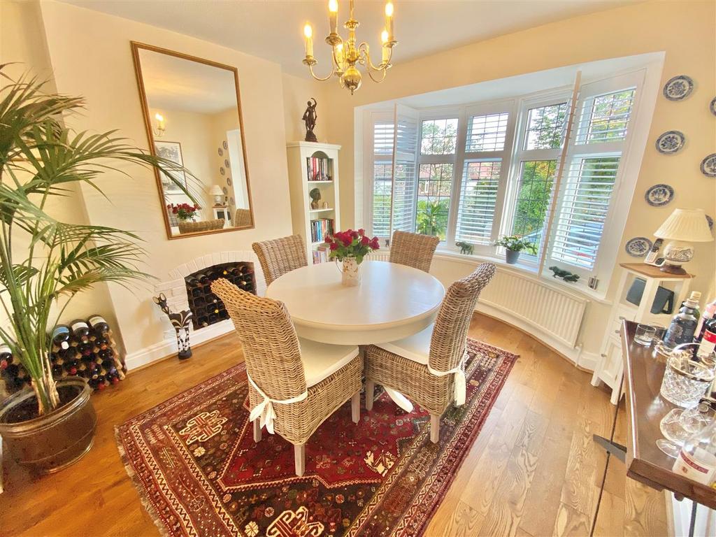 Knowsley Road, Macclesfield 3 bed detached house £435,000