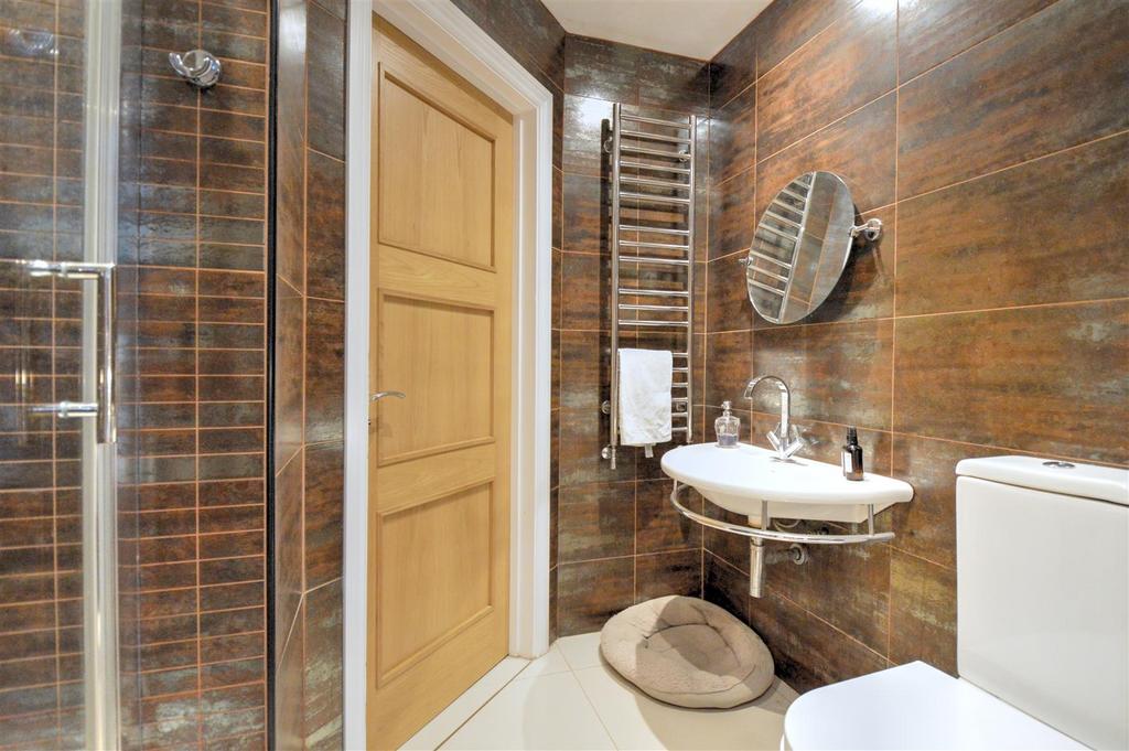 Ensuite shower / wc