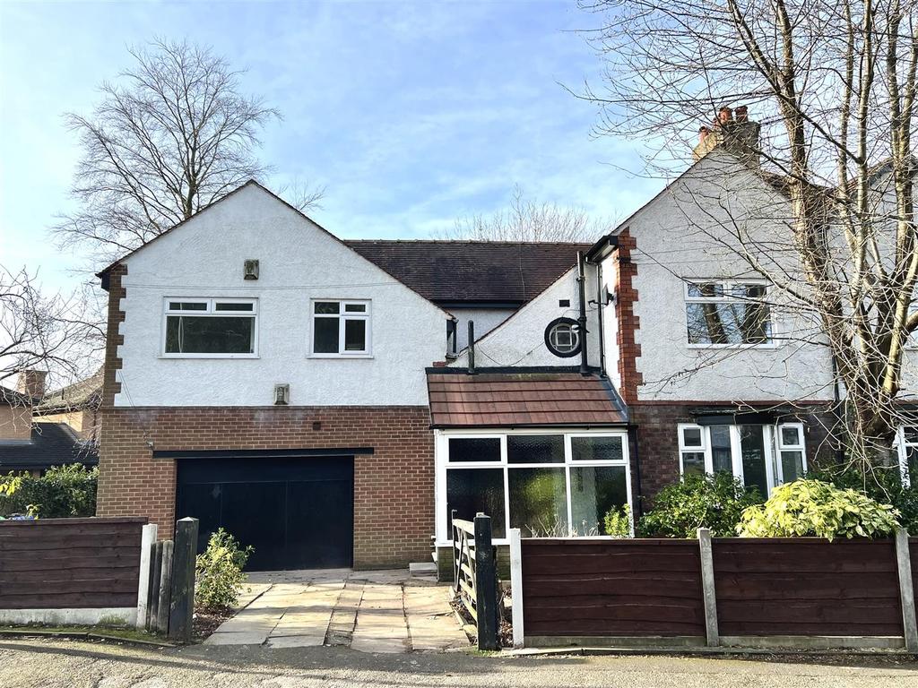 Ruabon Road, Didsbury, Manchester 5 bed house £2,100 pcm (£485 pw)