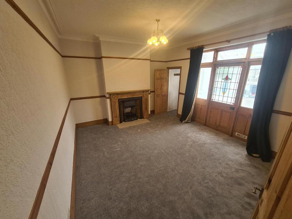 Cornerswell Road, Penarth 4 bed terraced house £1,600 pcm (£369 pw)