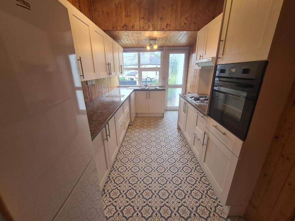 Cornerswell Road, Penarth 4 bed terraced house £1,600 pcm (£369 pw)