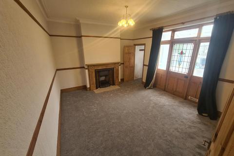 3 bedroom terraced house to rent, Cornerswell Road, Penarth