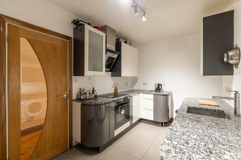 3 bedroom apartment to rent - Redcliffe Gardens, Chelsea, SW10