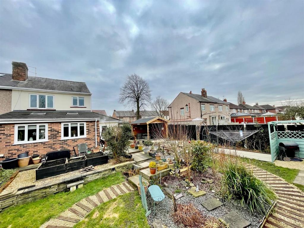 Platt Fold Road, Leigh 4 bed semidetached house £309,950
