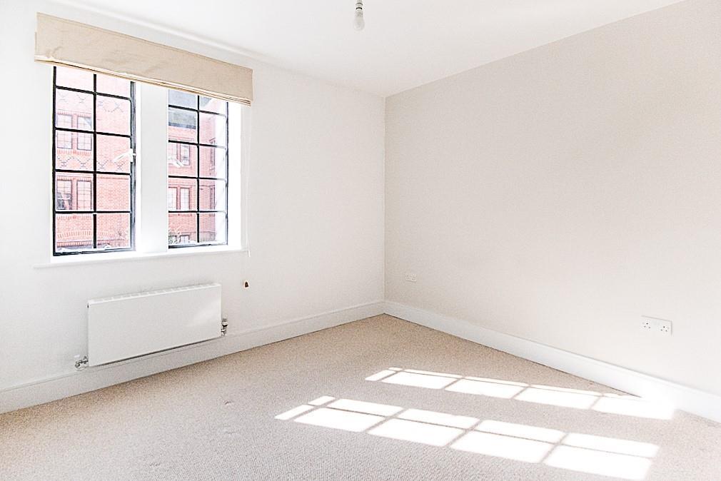 3 Rose Court bedroom.jpg