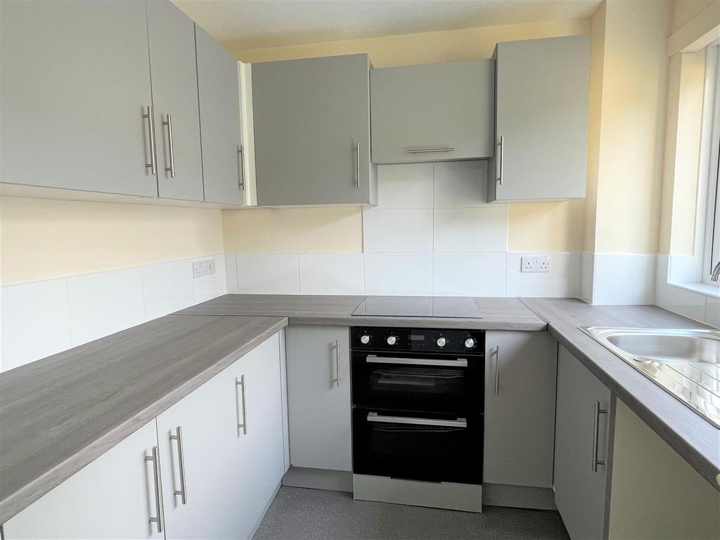 Kitchen: