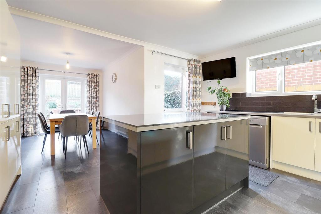 Stockbridge Road, Elloughton 5 bed detached house £420,000