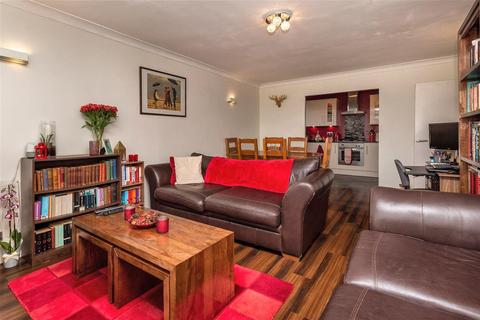 2 bedroom flat for sale - High Road, Buckhurst Hill