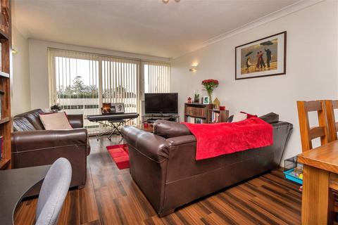 2 bedroom flat for sale - High Road, Buckhurst Hill