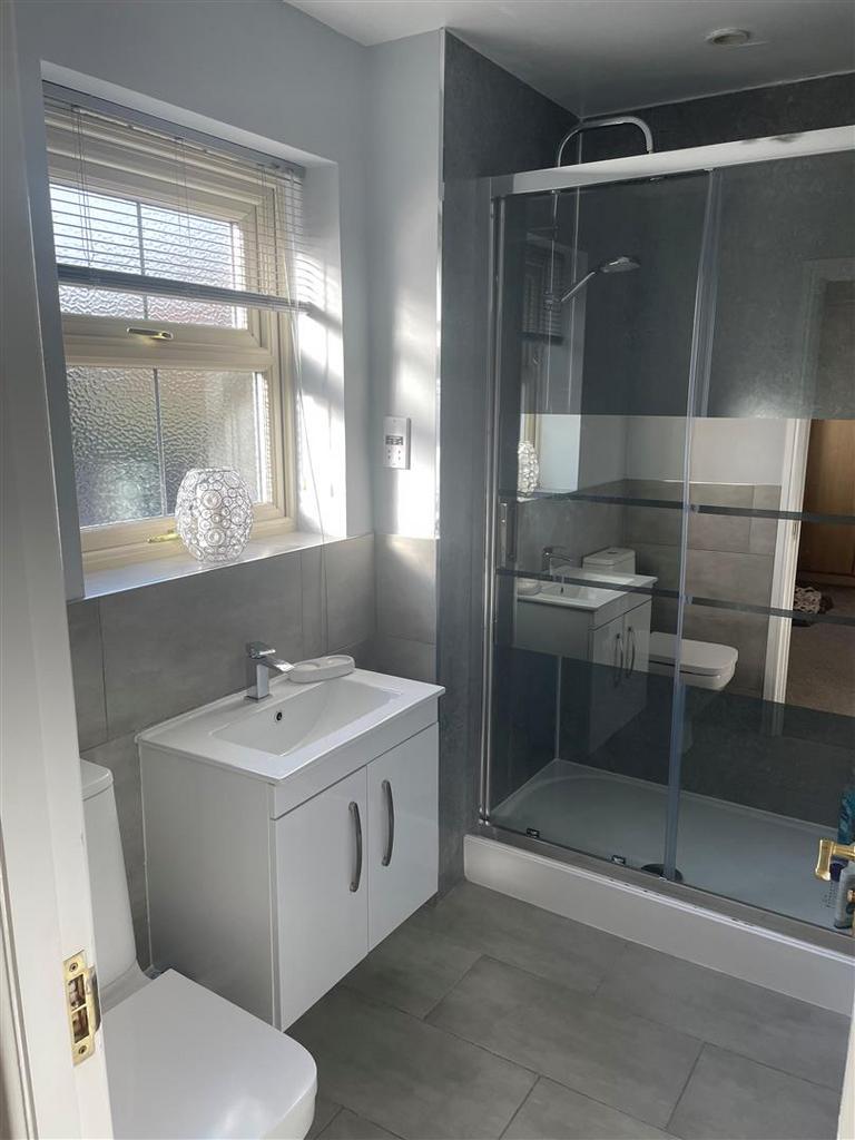Ensuite.jpg