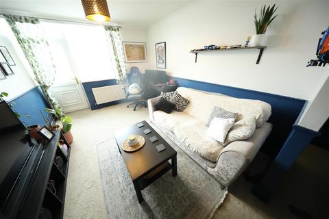 2 bedroom flat for sale - Capstan Road, Hull