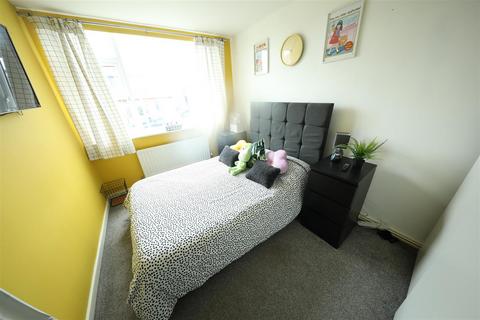 2 bedroom flat for sale - Capstan Road, Hull