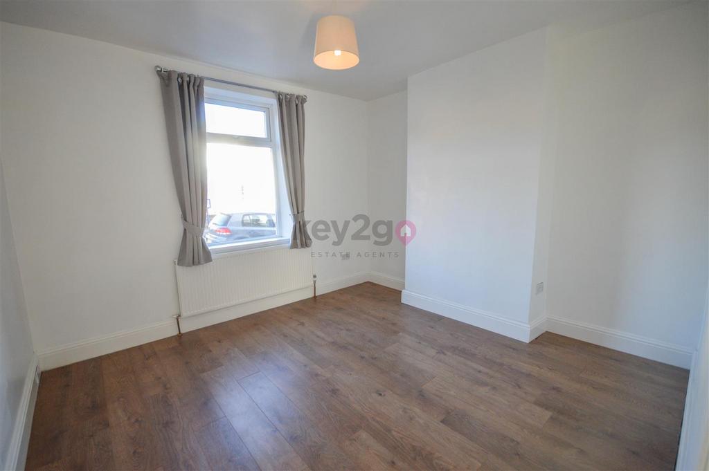 Standon Road, Sheffield, S9 2 bed end of terrace house £110,000