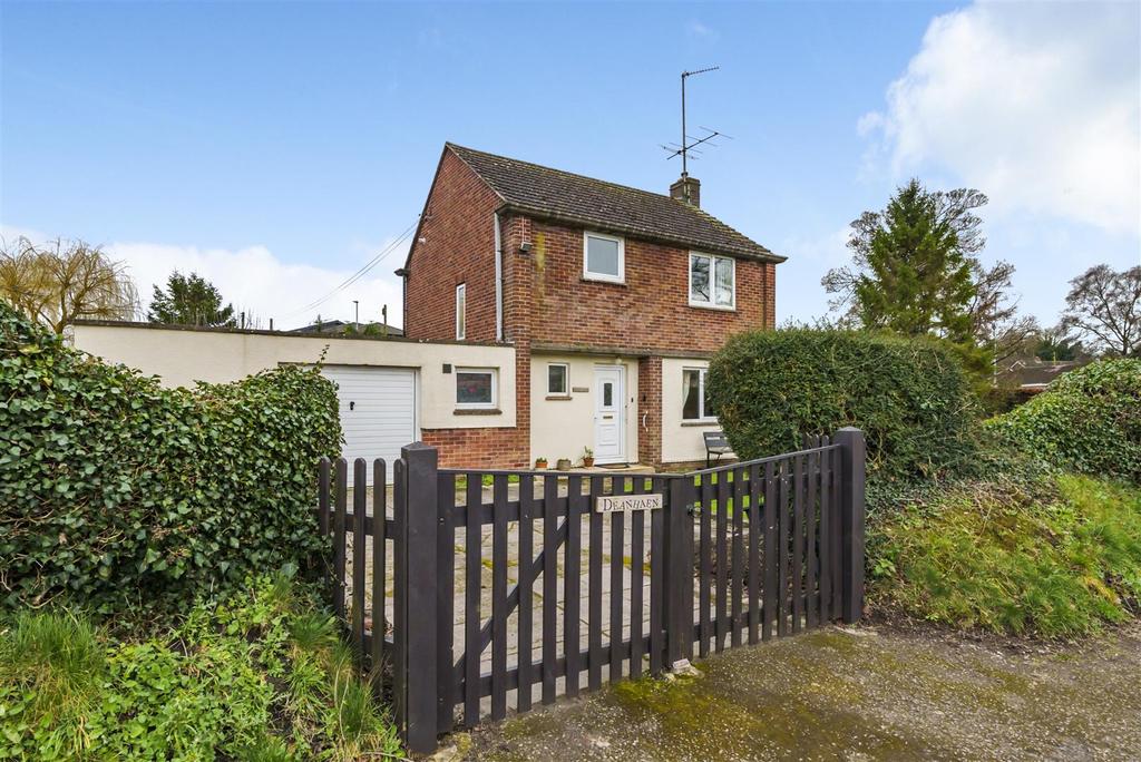 Folly Road, Roundway, Devizes 3 bed detached house £375,000