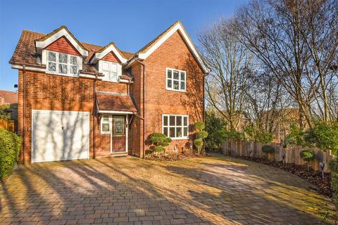 25 Barnfield Rise, Andover, SP10 2UQ