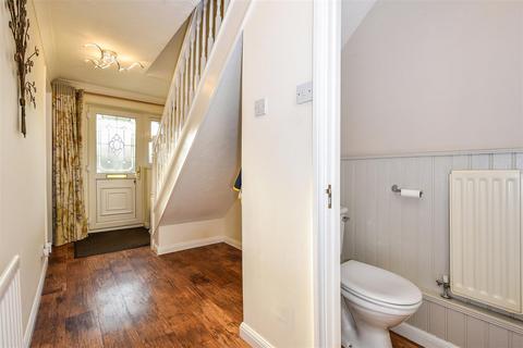 25 Barnfield Rise, Andover, SP10 2UQ