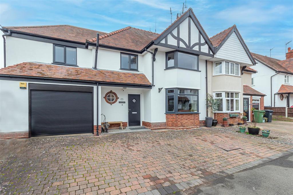 The Grove, Worcester 4 bed semidetached house £450,000