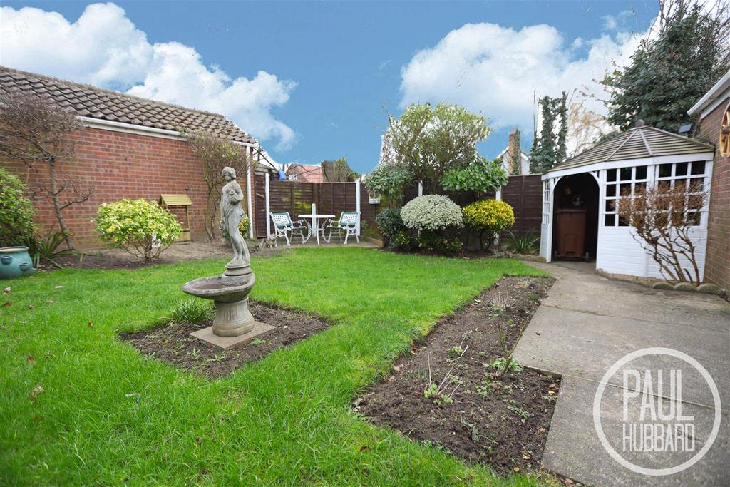 Kings Court, Hemsby, NR29 2 bed detached bungalow for sale £325,000