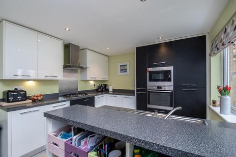 11 Longbridge Drive, Easingwold, York, YO61 3FH