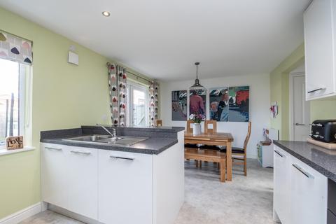 11 Longbridge Drive, Easingwold, York, YO61 3FH