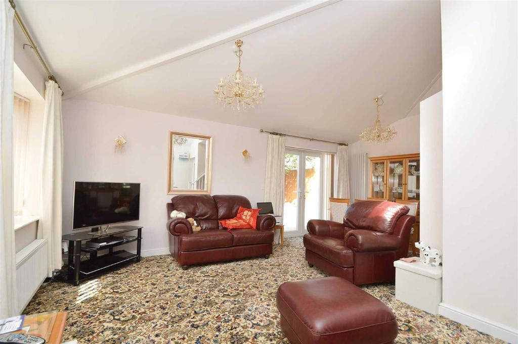 Primrose Drive, Sutton Park, Shrewsbury 3 bed semidetached house £