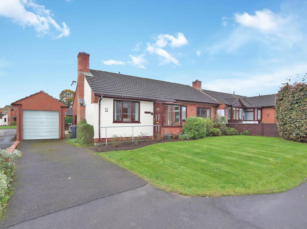 bers Way, Willand Old Village, Cullompton 3 bed detached bungalow