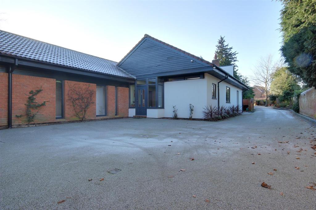 West Leys Road, Swanland 4 bed detached bungalow £780,000