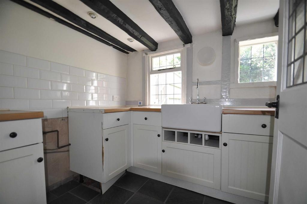 45 Wakeley Hill, Penn 1 bed cottage £695 pcm (£160 pw)