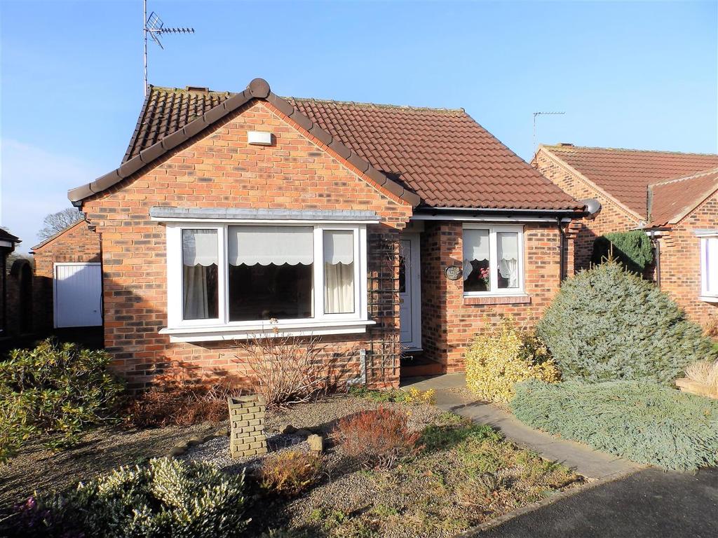 Druids Meadow, Boroughbridge, York, YO51 9NP 2 bed detached bungalow