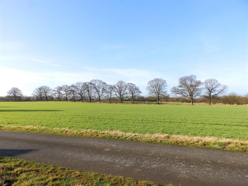 Druids Meadow, Boroughbridge, York, YO51 9NP 2 bed detached bungalow